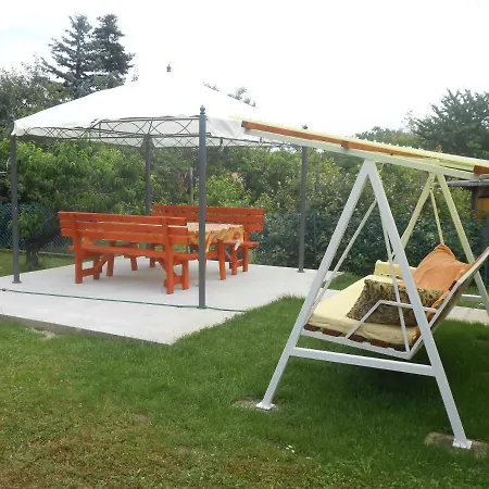 Nora * Balatonfůzfő