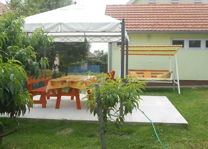 Nóra Balatonfůzfő