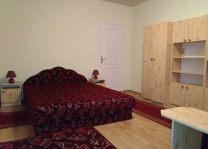 Nora Balatonfůzfő